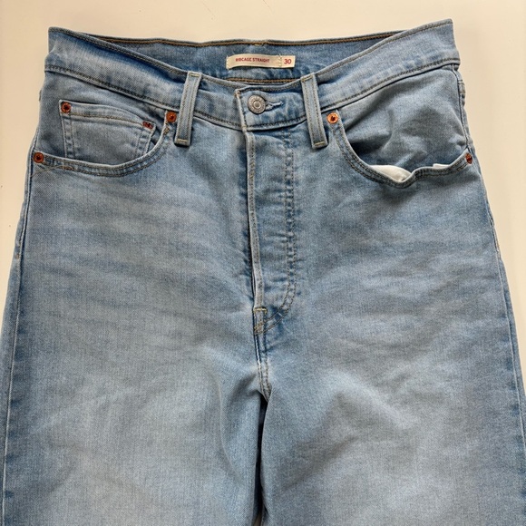 Levi's Women's Ribcage Straight Ankle Jeans in Light Wash High Rise Size 30 - Picture 4 of 13